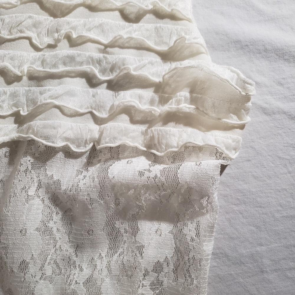 *Mod Land* Cream lace and ruffle sleeveless cover up, large - Picture 5 of 8